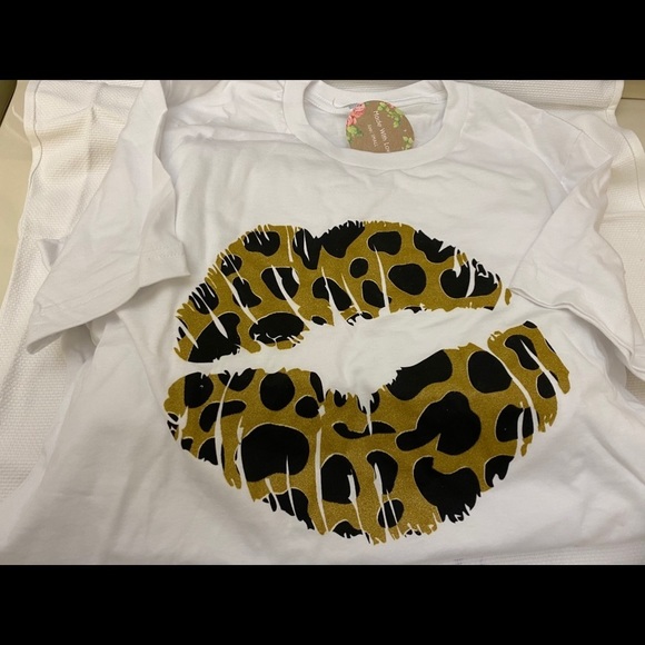 Figleaffashion Leopard Lips Graphic Tee White NWT - Picture 3 of 7
